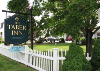 Front Sign - Taber Inne | Mystic, CT