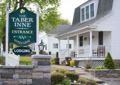 Front of the Inn - Taber Inne | Mystic, CT